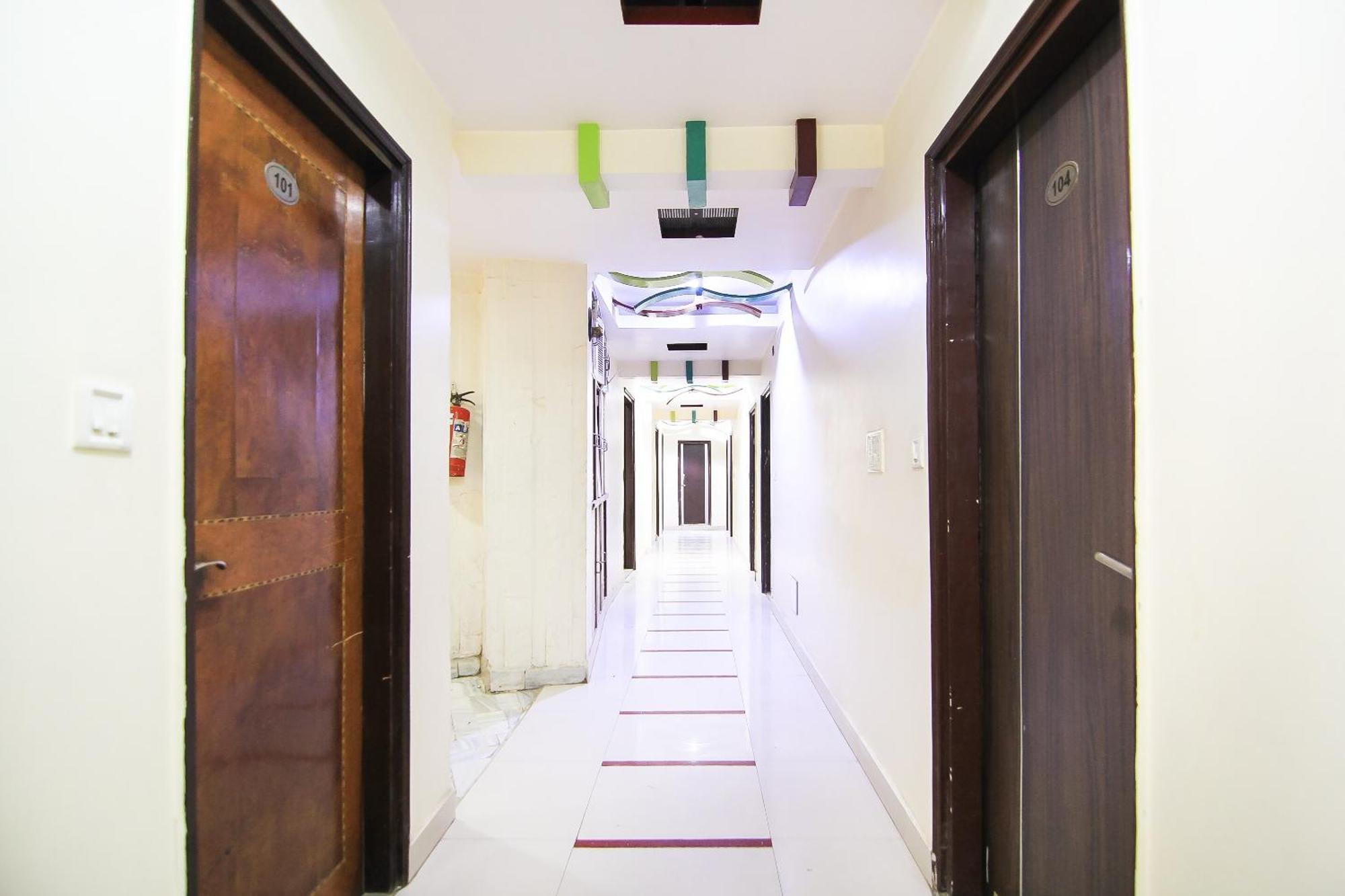 Oyo 2569 Hotel Paradise Kánpur Kültér fotó